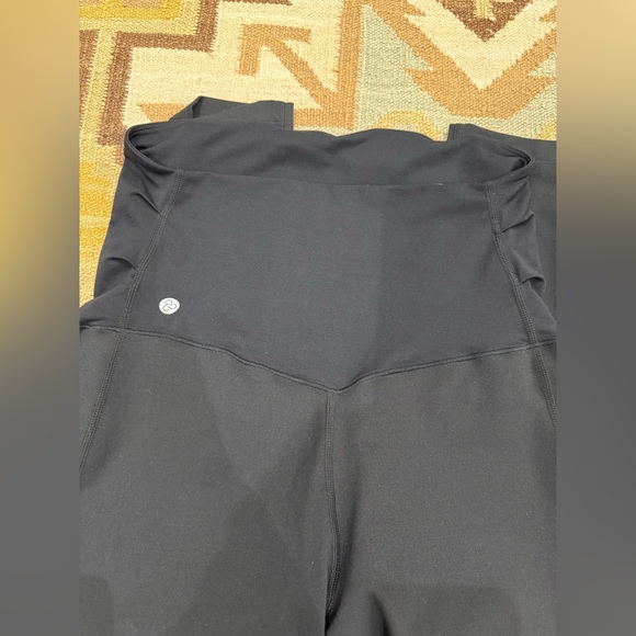 Zella Live In Crop Maternity Leggings - Picture 2 of 6